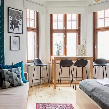 Renovated Design District Apartment *