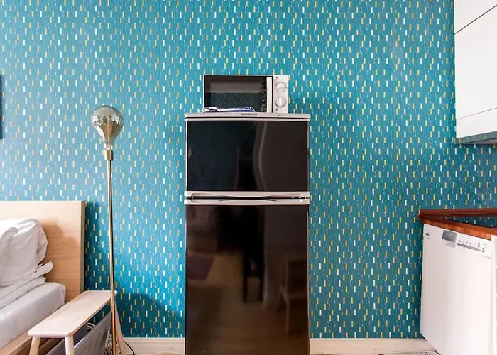 Renovated Design District 아파트 *